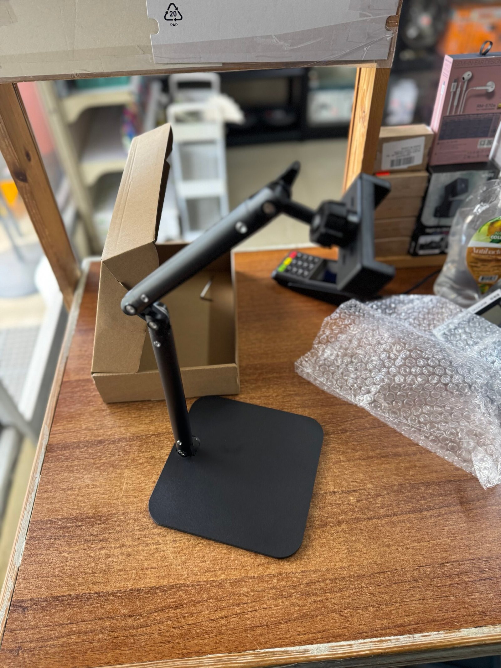 Universal Stand - Image 2